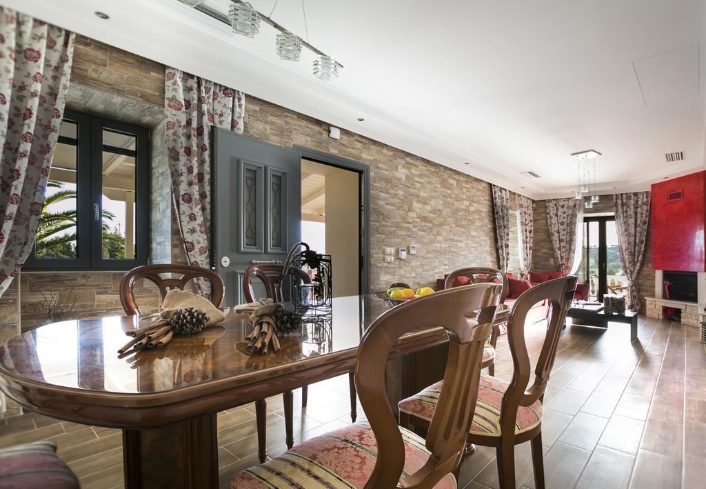 Villa Athinais Lixouri Eksteriør billede